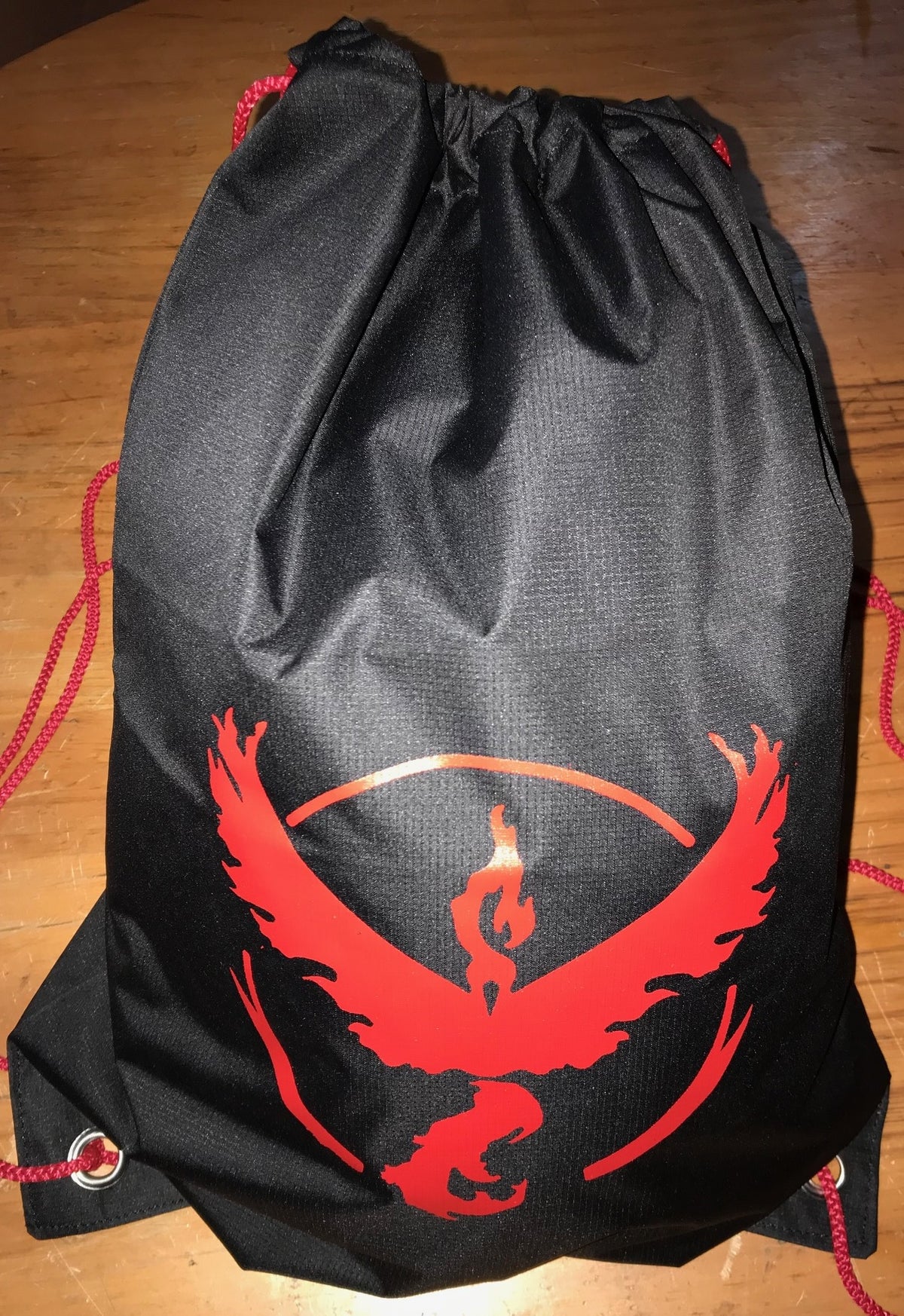 Morral Pokémon GO: Team Valor (544438353967)